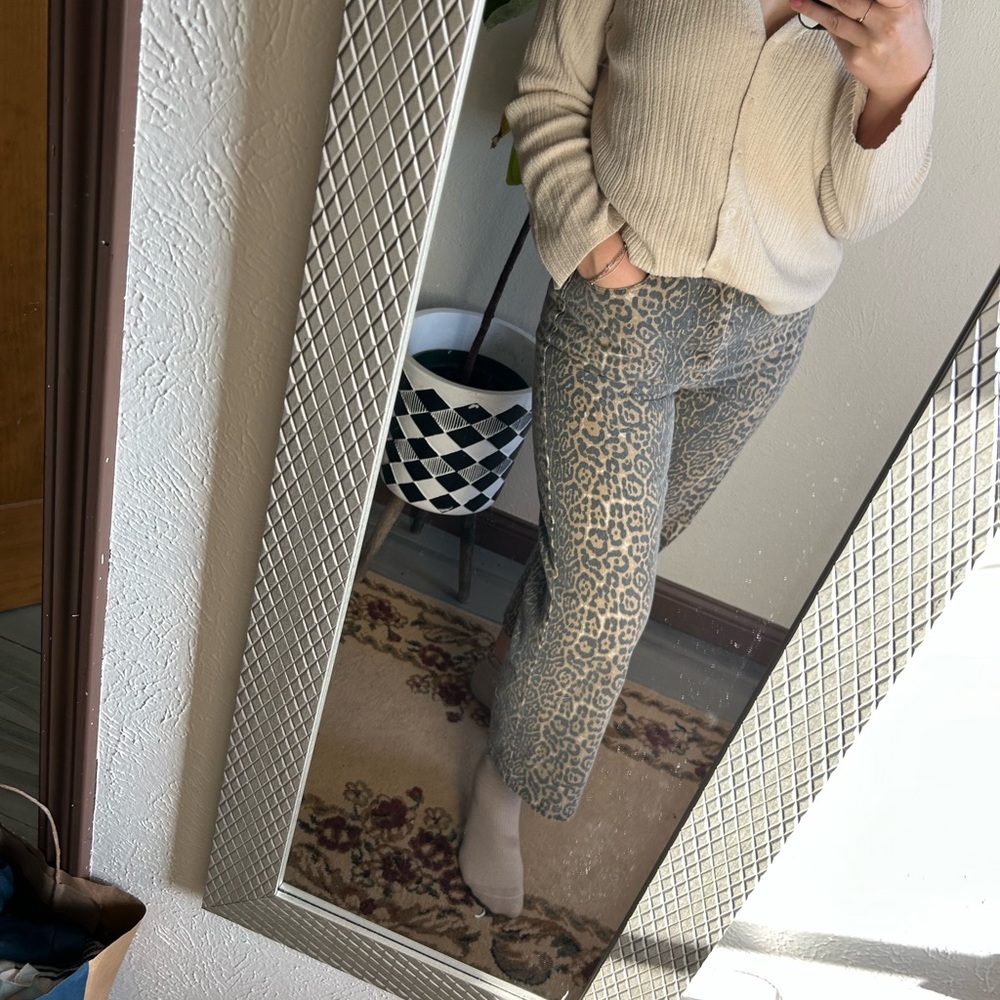 Cheetah Print High waisted Jeans - Picture 3 of 3
